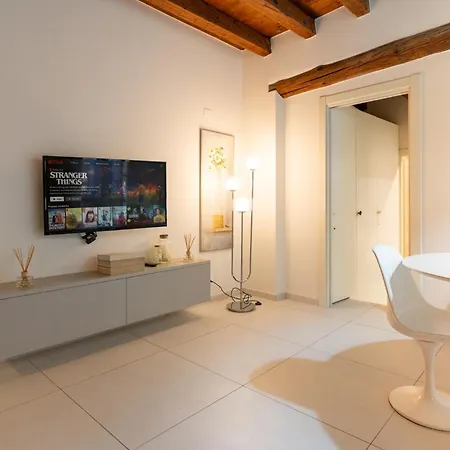 Domus - Dimora Ponte Nuovo Apartment