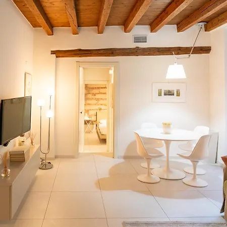 Domus - Dimora Ponte Nuovo Apartment Verona